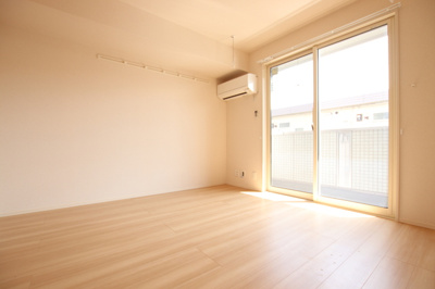 洋室7.1帖・エアコン付のお部屋になります！