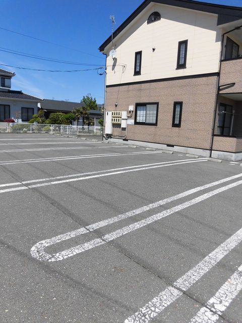 フロールの駐車場