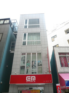 １・２階は店舗です。