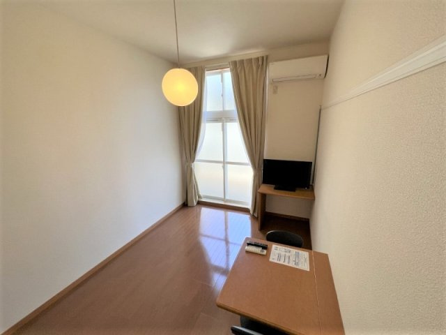 【寝室】 | レオパレスドミール | 家電・家具付きのお部屋です。