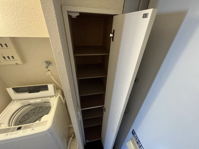 【玄関】 | レオパレスドミール | 玄関には下駄箱スペースあり