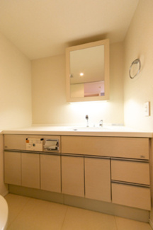 【洗面所】 | トレステージ四谷 | ※写真は同タイプ住戸です。