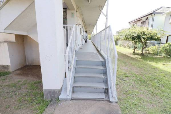 ビレッジハウス愛生1号棟のエントランス