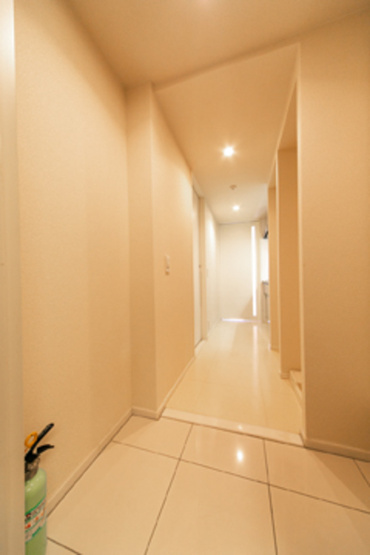 【玄関】 | トレステージ四谷 | ※写真は同タイプ住戸です。