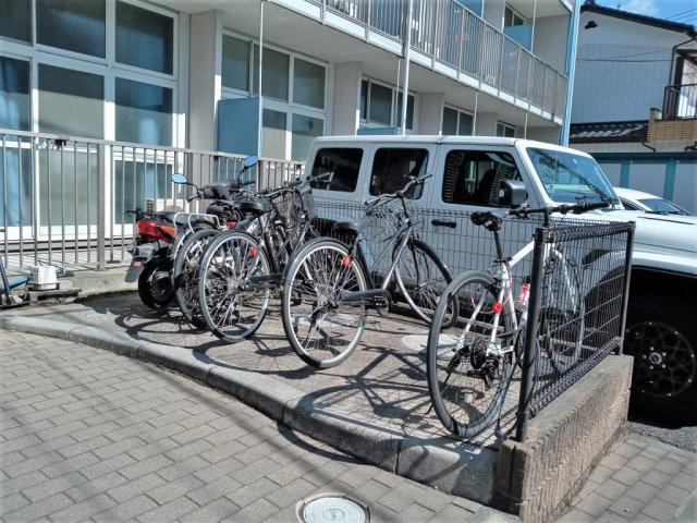 レオパレスリバティのその他|自転車置き場