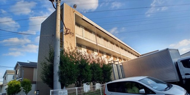 レオパレスツインハイツＢの外観