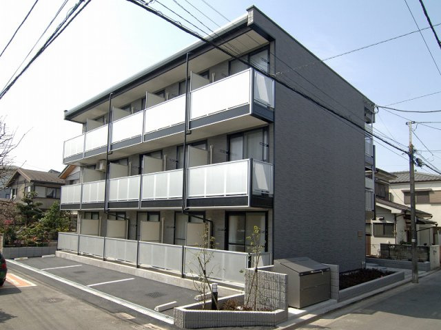 レオパレスＷＩＮＧの外観