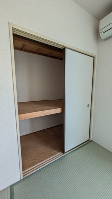押入れ収納付き