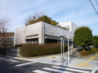 藤沢市総合市民図書館まで350ｍ