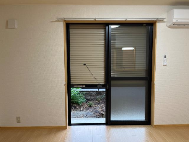 【内装】 | アイレス西尾 | 窓シャッター