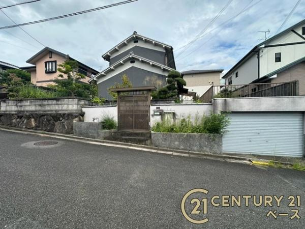 生駒郡三郷町勢野東４丁目の売地のその他|■現地撮影写真■ 道路との高低差が少なく、前面道路の幅員は約６ｍあります！