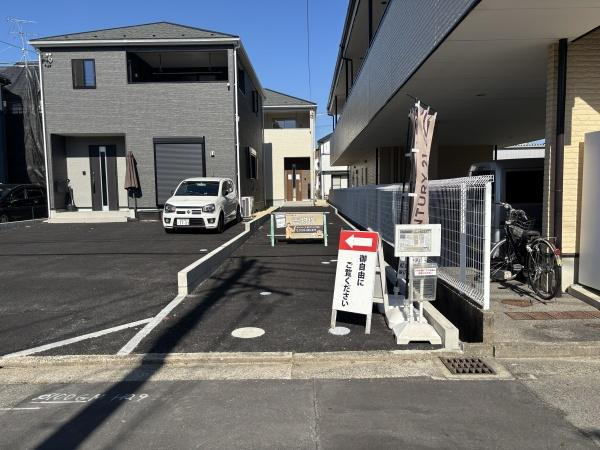 岡崎市栄町第4　全2棟・2号棟の駐車場|３台駐車できます