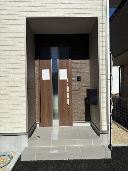 岡崎市栄町第4　全2棟・2号棟の玄関|訪れる人を心地よく迎え入れます。