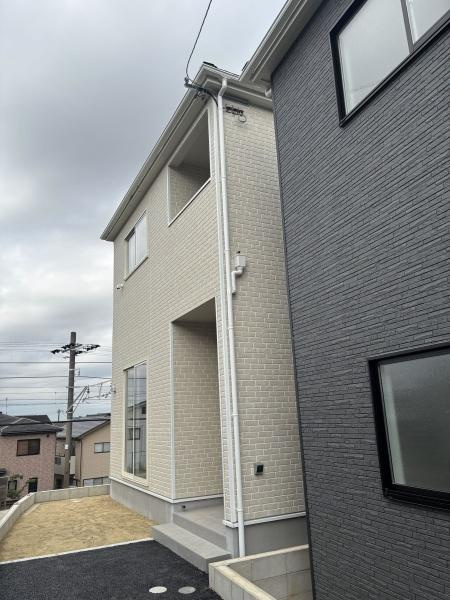 岡崎市若松町第4　全3棟・2号棟