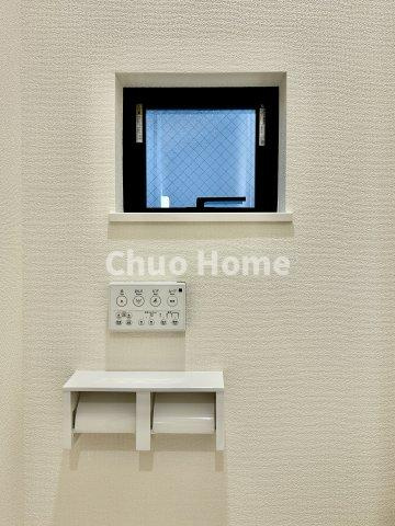 葛飾区南水元4丁目新築分譲住宅の内装|【ウォシュレット】清潔に使いたいお手洗いには最適な設備です。もちろんウォームレットも標準装備です。