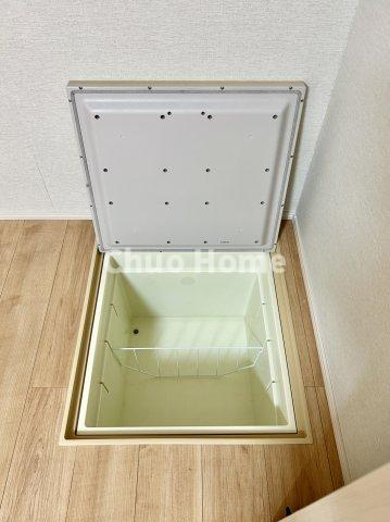葛飾区南水元4丁目新築分譲住宅の収納|床下収納