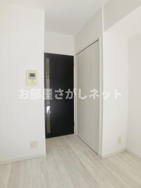 コート新御徒町【おとり物件なし】#学生・社会人にオススメ！初期費用分割払いOK！の居間・リビング