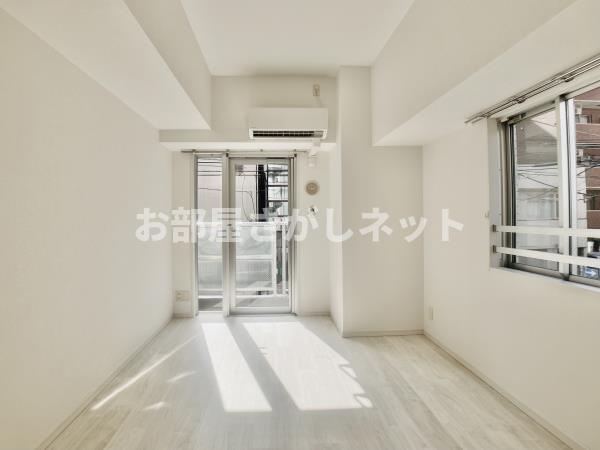 コート新御徒町【おとり物件なし】#学生・社会人にオススメ！初期費用分割払いOK！の居間・リビング