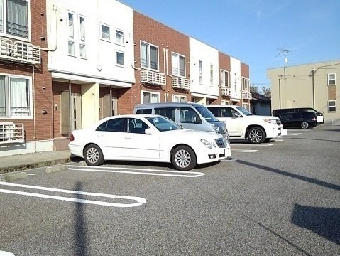 ジェルメ　ライムＡの駐車場