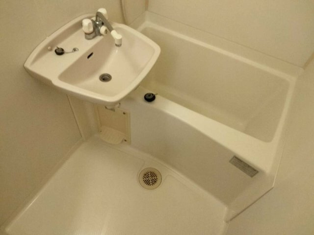 レオパレスピュアの浴室