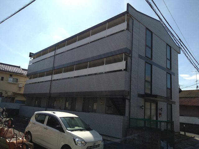 レオパレスルミエールの外観