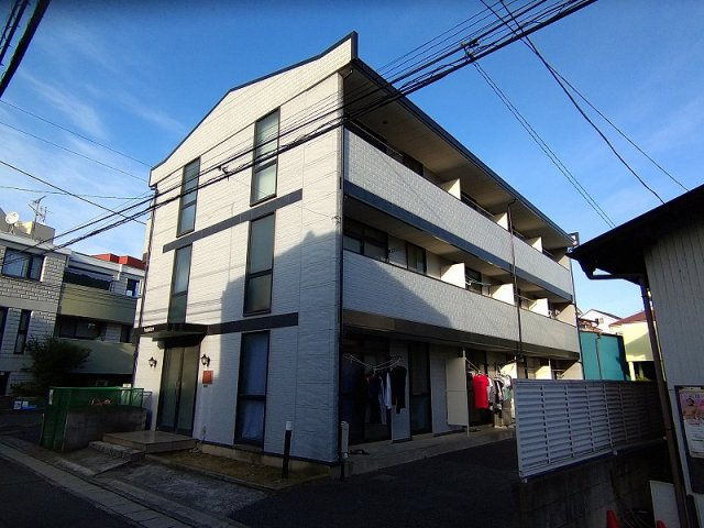 レオパレスルミエールの外観
