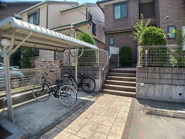 ポリッシュの周辺
