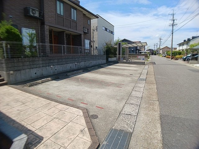 ポリッシュの駐車場