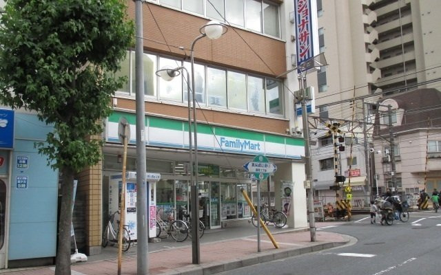 ブルーノの周辺|ファミリーマート市川真間店まで750m