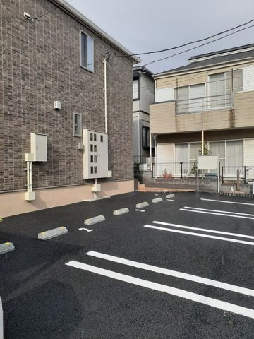プレステージ６番館の駐車場