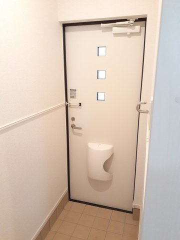 プレステージ６番館の玄関