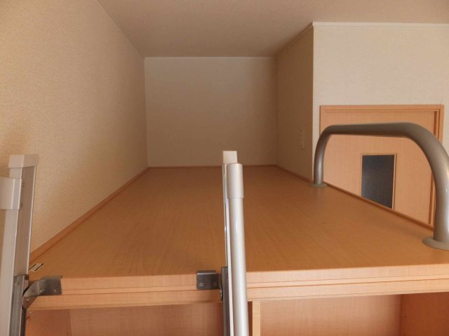 レオパレスプラスパＢの寝室|寝室としても収納としても使用可能です！