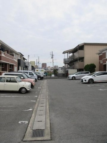 マーベラスライフⅠの駐車場