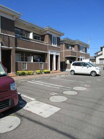 リヴァーパークⅡ　Ｃの駐車場