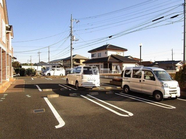 アムールベルＢの駐車場|駐車場があります