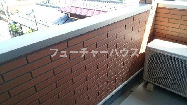 モデッサ１０３７のバルコニー|バルコニーからの眺めを楽しみながら食事をしませんか