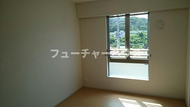 モデッサ１０３７の内装|明るい室内です