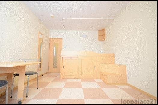 レオネクストハッピーの居間・リビング|備品や設備仕様は号室等により異なります現地をご確認下さい。