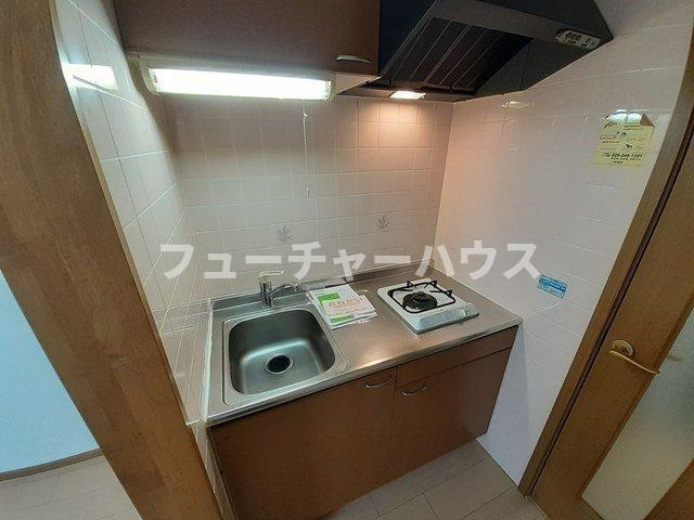 コートライブリーＮのキッチン