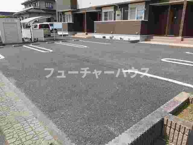マタザメゾンの駐車場