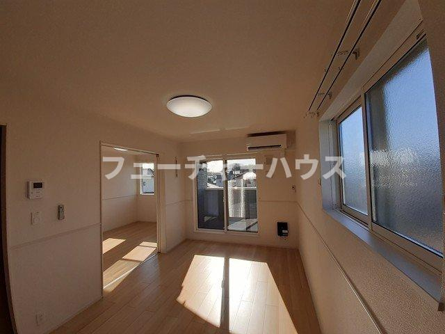 グランソレイユＪの居間・リビング