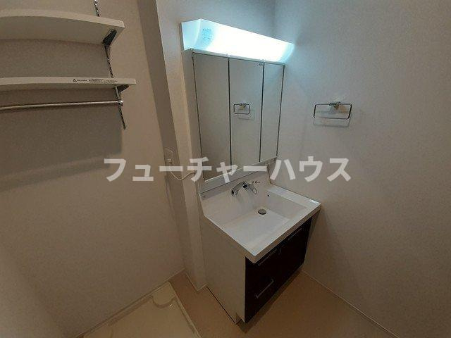 グランソレイユＪの洗面所