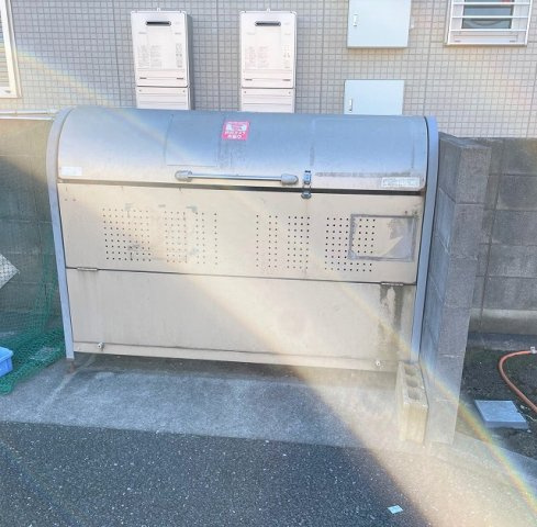 レオパレスレイクサイドのその他|専用ゴミ置き場