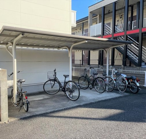 レオパレスコトブキのその他|屋根付き駐輪場完備