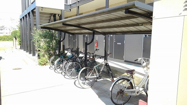 レオパレスあらたのその他|屋根付き駐輪場完備してます！