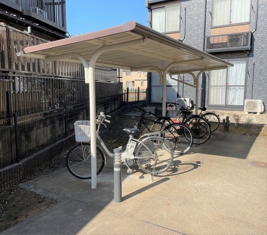 レオパレス角小林のその他|屋根付き駐輪場