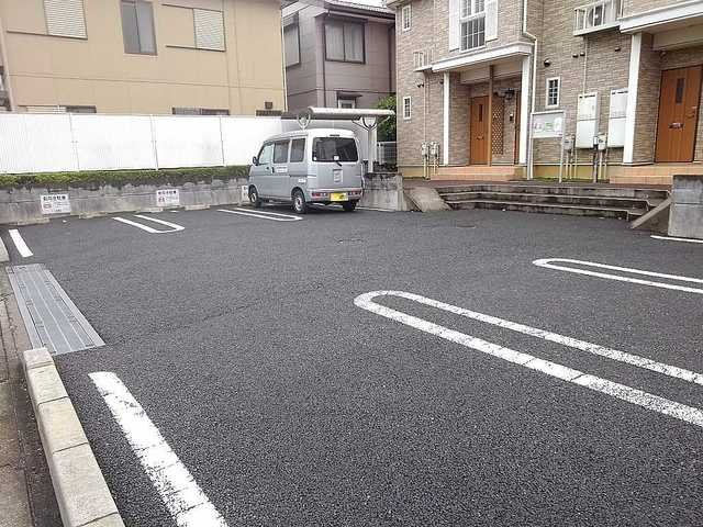 アニメート・パルの駐車場