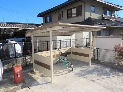 レオパレスセブンハート上田のその他|屋根付き駐輪場あり