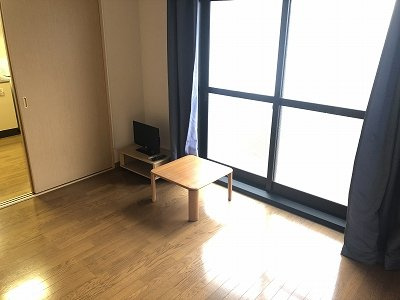 レオパレスＯＺ－３の居間・リビング|備品や設備仕様は号室等により異なります現地をご確認ください。