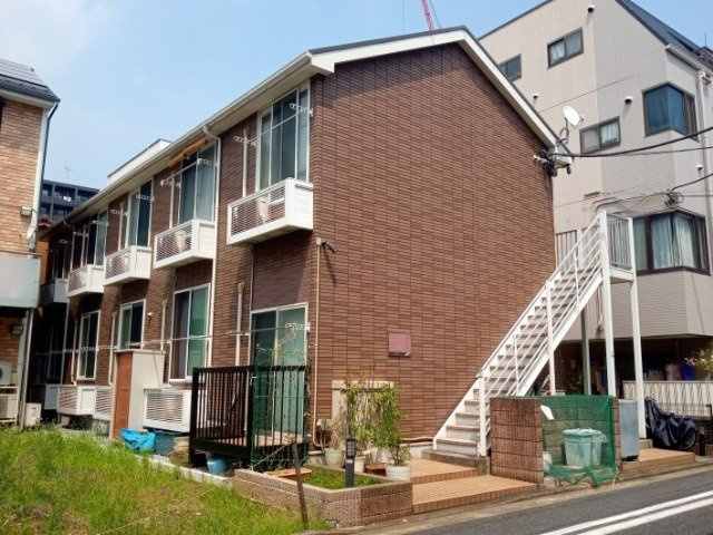 レオパレスリバーエイトの外観